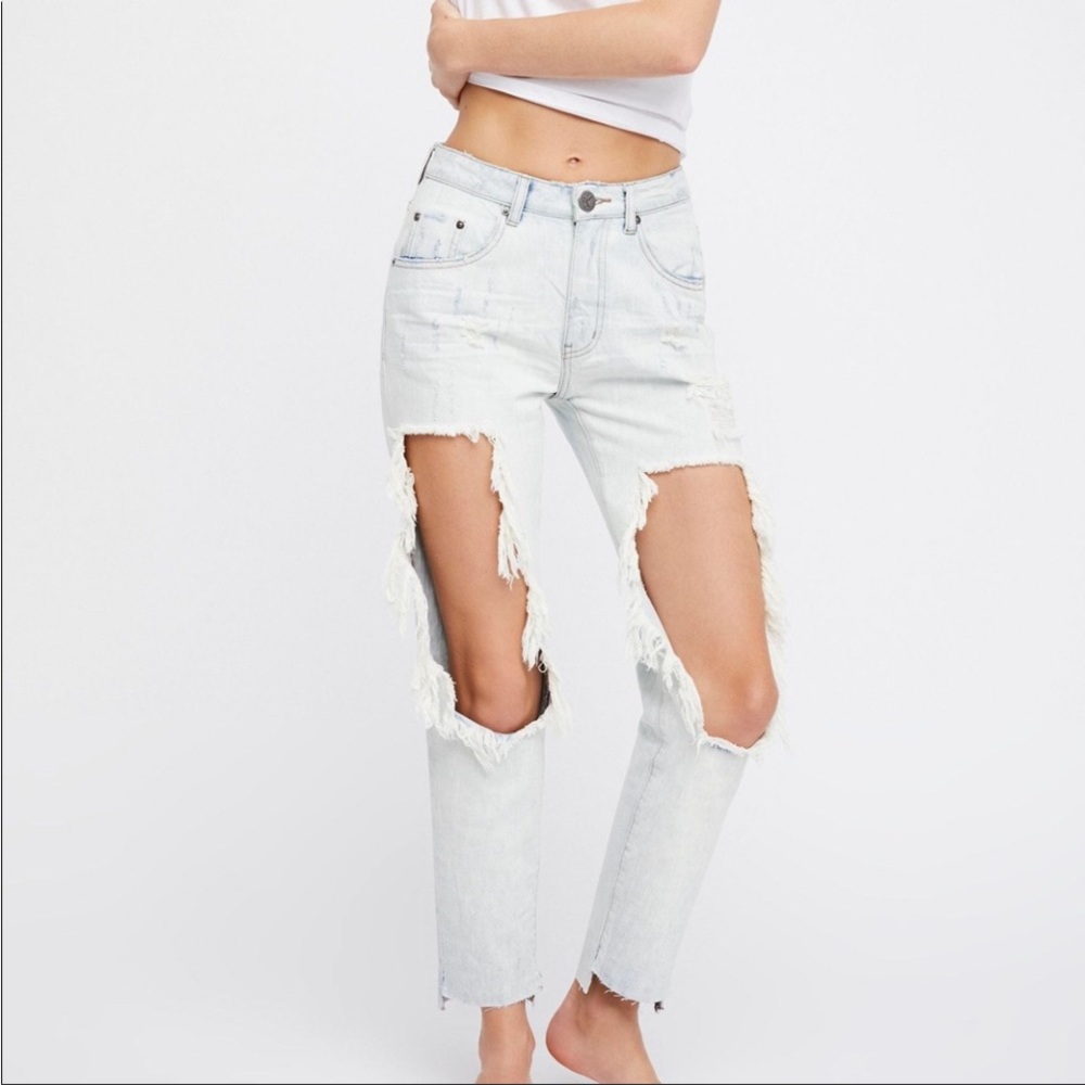 One Teaspoon Women’s High Waist Awesome Baggy Distressed Light Blue Jeans 26